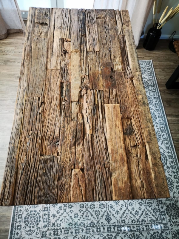 ᐅ Massiver Esstisch aus Altholz mit Eisengestell | 5 Größen