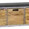 Holzbank mit Sitzmöglichkeit