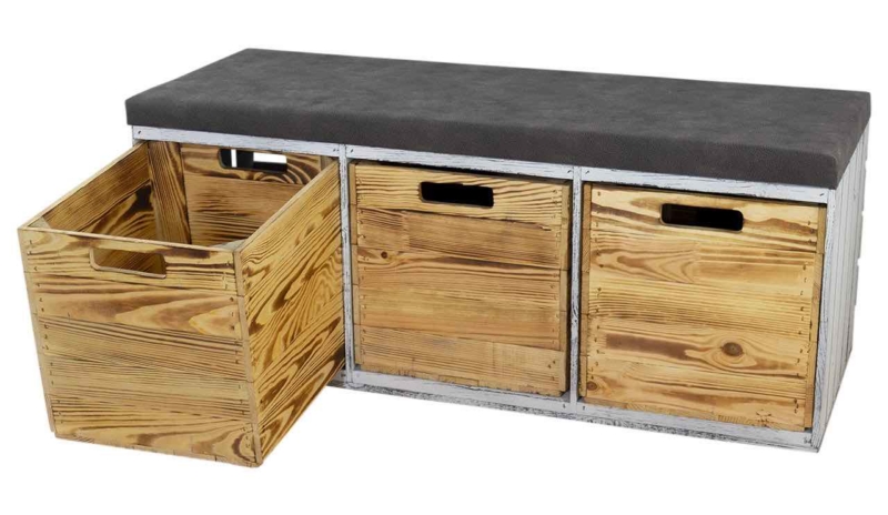 Holzbank mit Sitzmöglichkeit