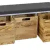 Holzbank mit Sitzmöglichkeit