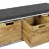Holzbank mit Sitzmöglichkeit
