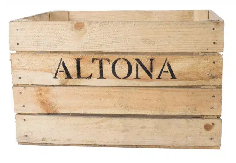 Holzkiste mit Aufdruck Altona