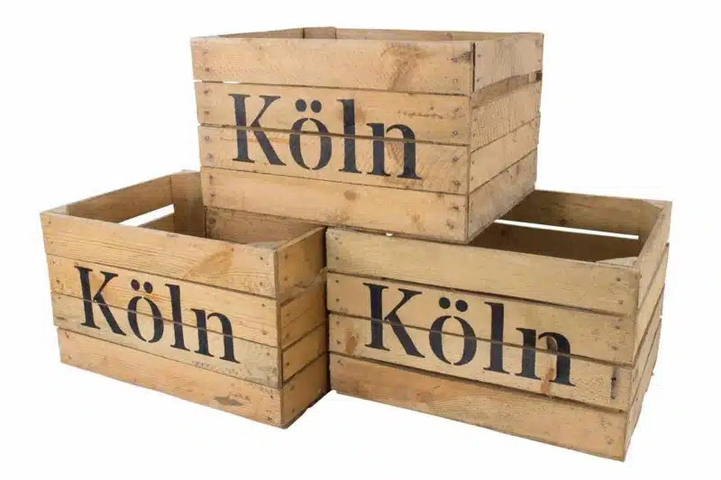 Holzkiste mit Aufdruck Köln