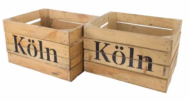 Holzkiste mit Aufdruck Köln