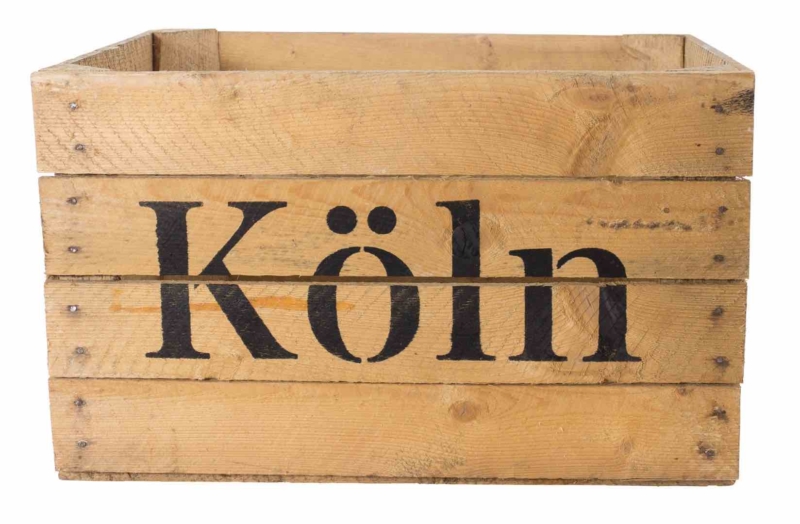 Holzkiste mit Aufdruck Köln