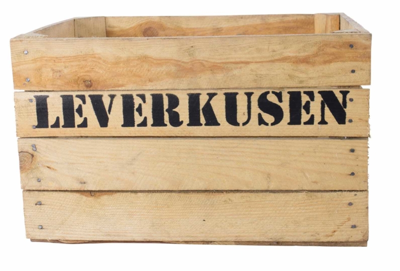 Holzkiste mit Aufdruck Leverkusen