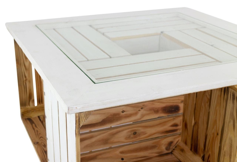 Wohnzimmertisch aus Holzkisten mit Glasplatte