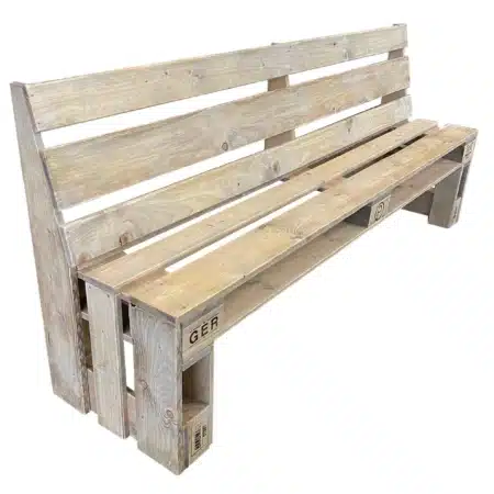 Sitzbank mit Lehne aus Palettenholz