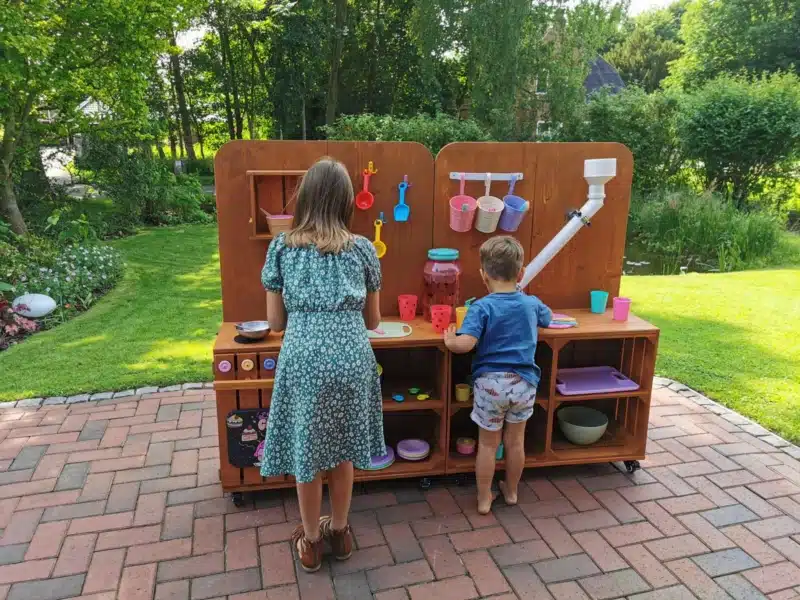 matschkuche-diy-outdoor-kinder-selber-bauen